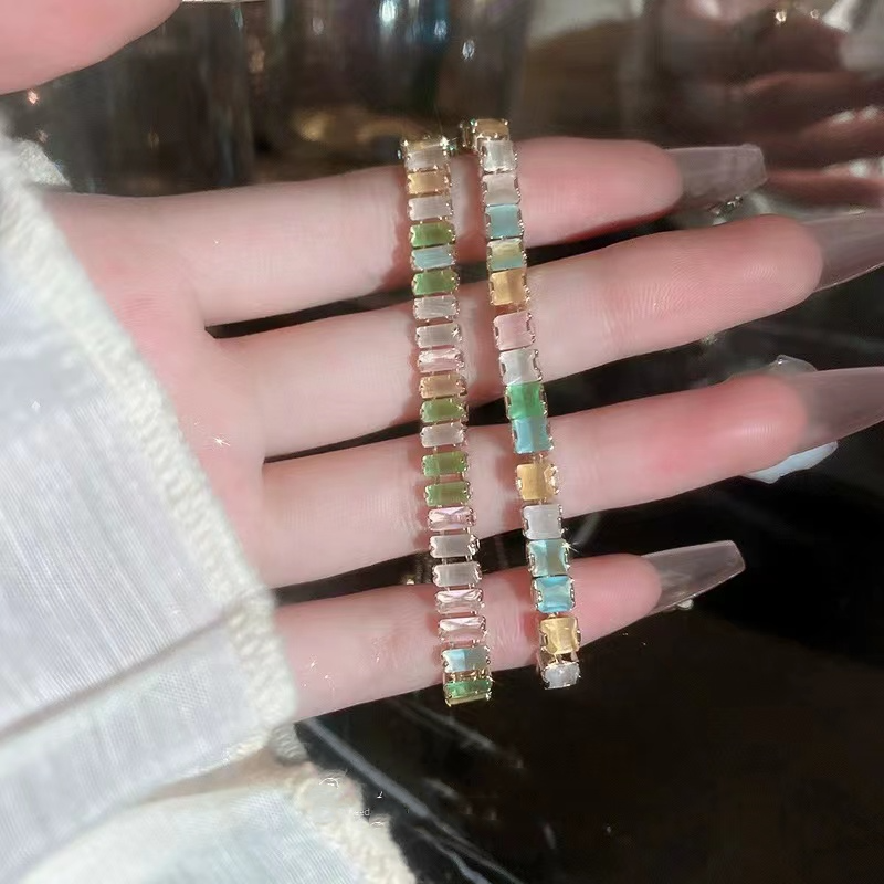 Colorful adjustable bracelet