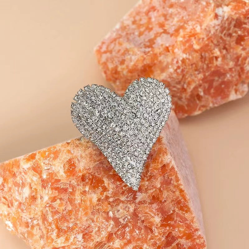 Diamonds heart shape fashion ring