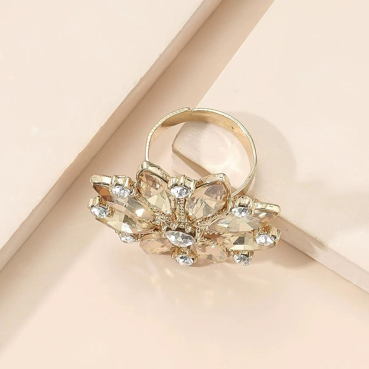 Diamonds big flower rings