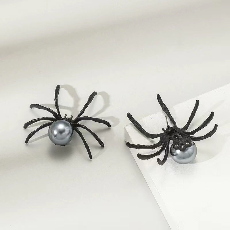 Spider metal +pearl earrings