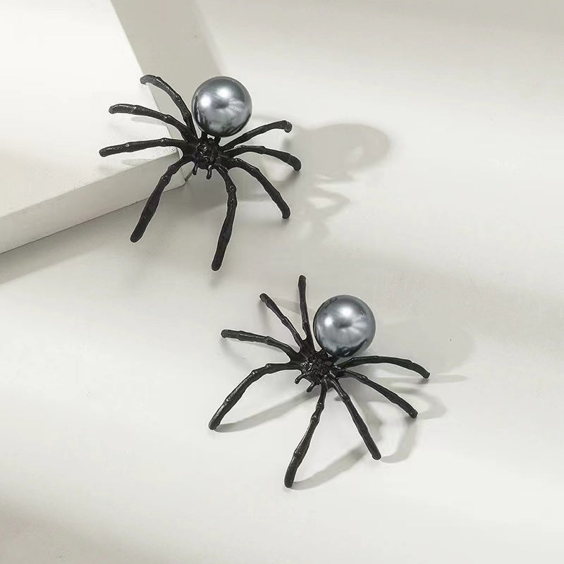 Spider metal +pearl earrings