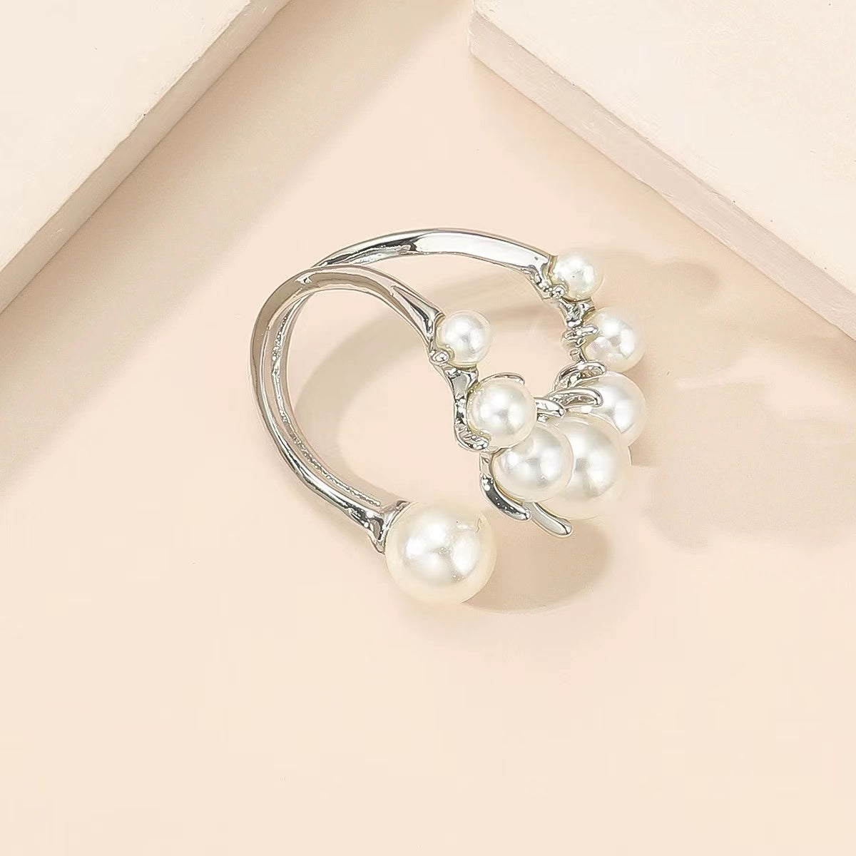 Creative pearls ladies rings