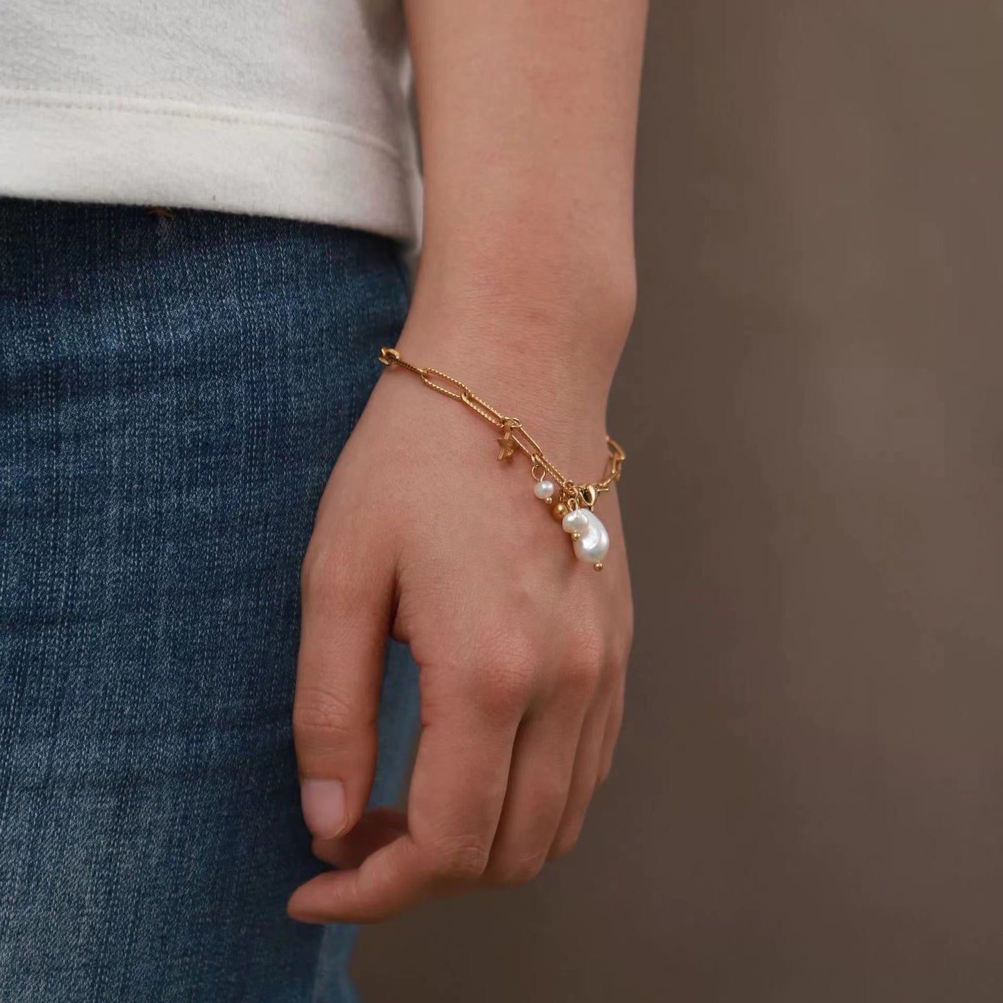 18K gold plating bracelet with genuine freshwater pearls + star shape pendant