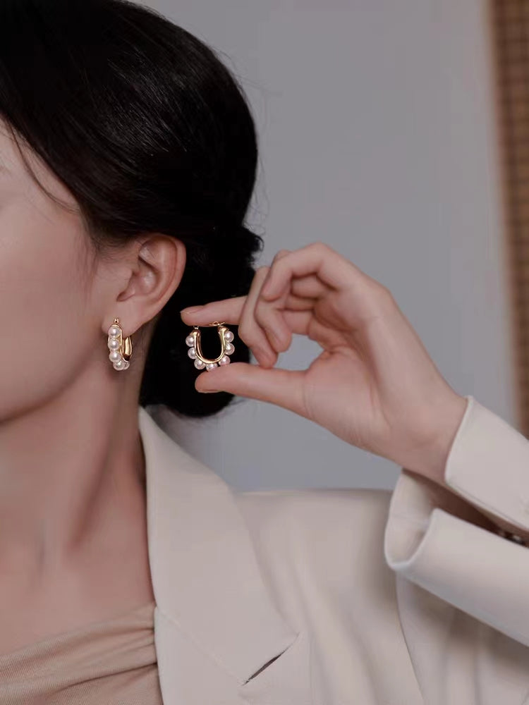 Retro U-shaped pearl earrings female summer niche design