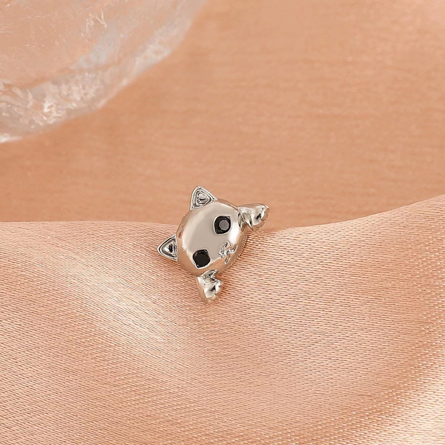 Cute cat shape earrings