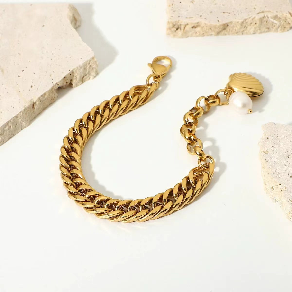 shell shape +pearls with this chunky chain ladies bracelets
