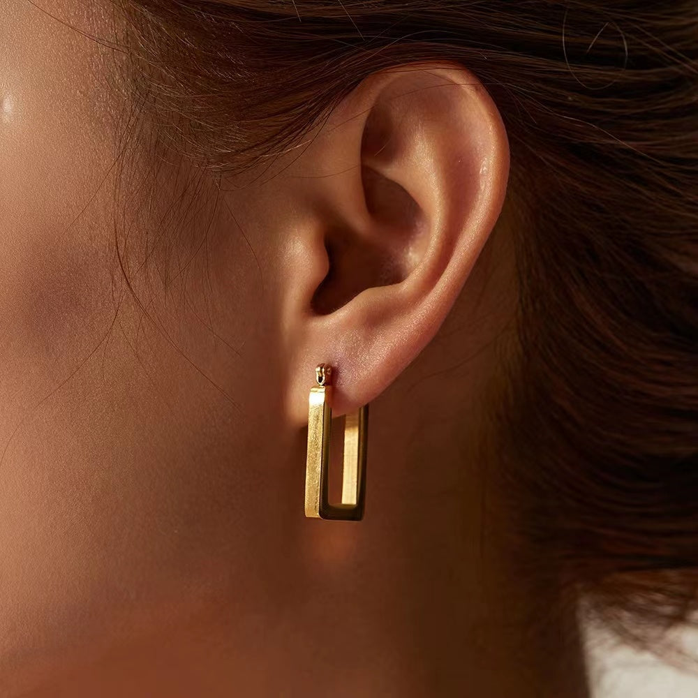 18k gold Creative design of ladies earrings
