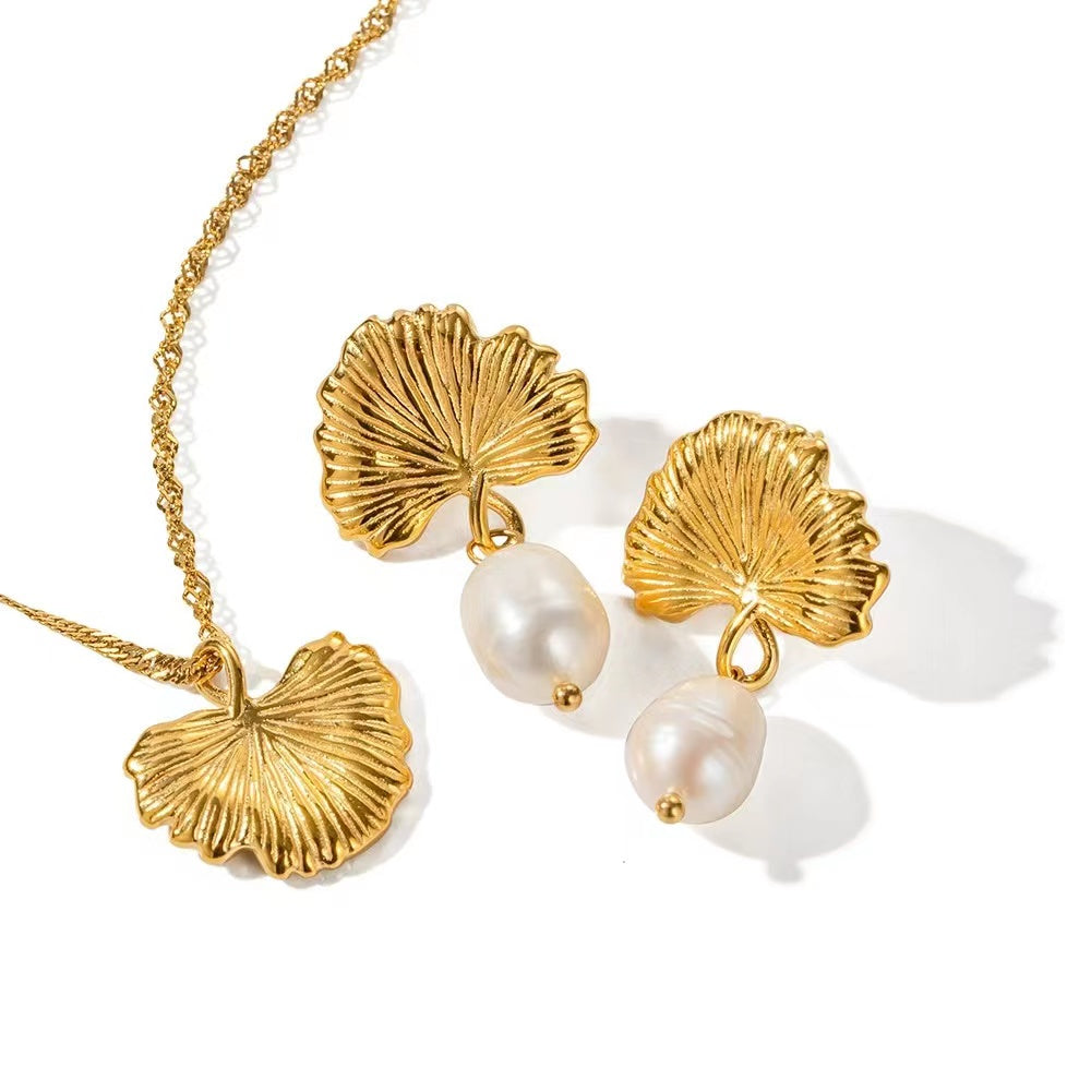 The Gingkgo shape necklace and earrings sets