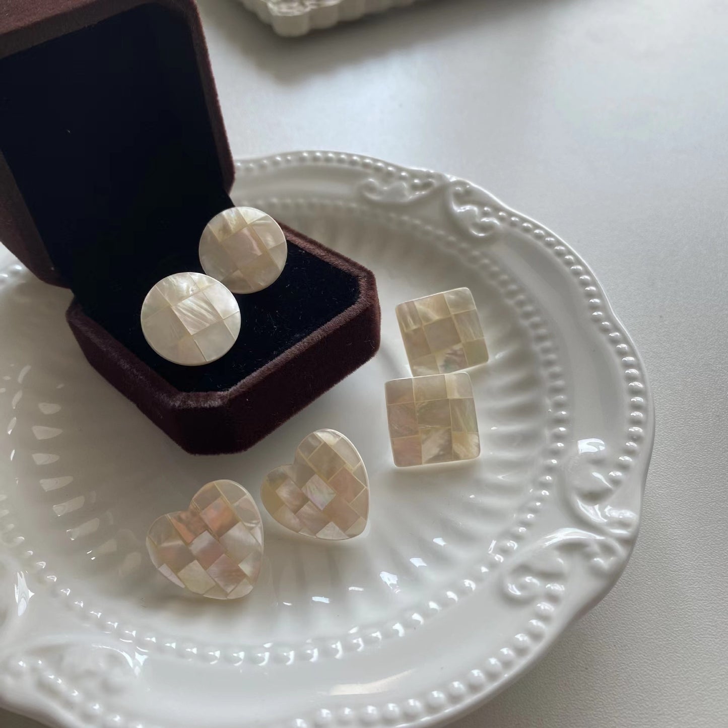 Classic white pearls earrings