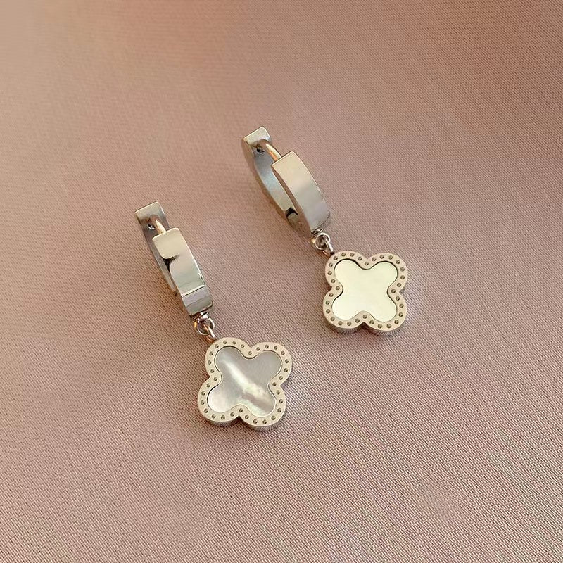 Fashion earrings