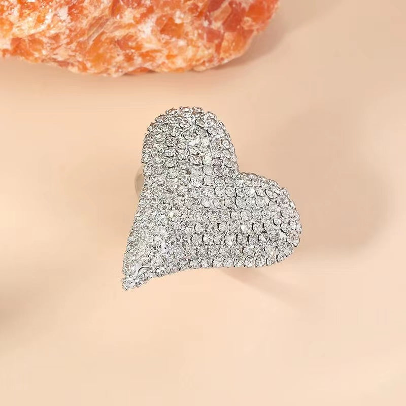 Diamonds heart shape fashion ring