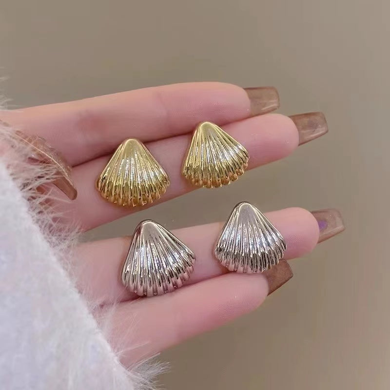 French simple exquisite shell earrings