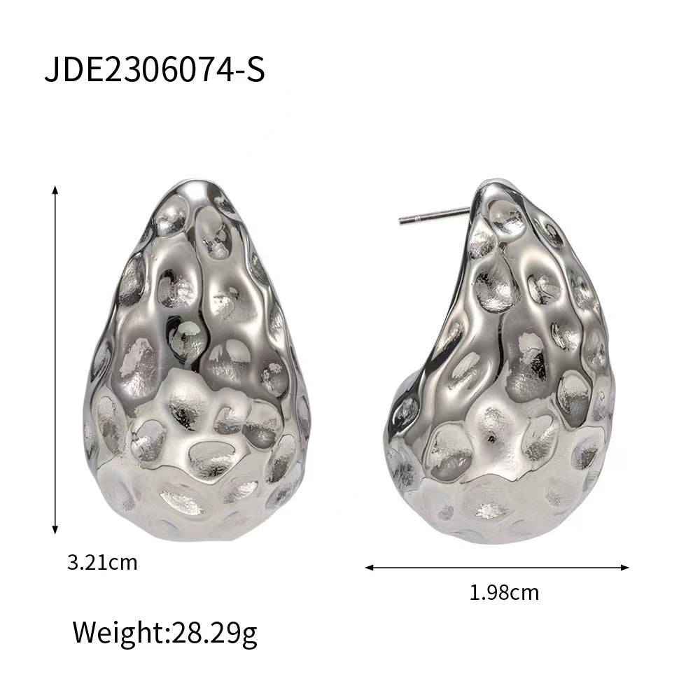 Drop shape unique design of earrings