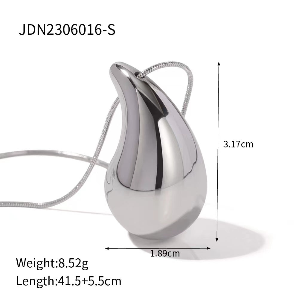 Drop shape unique design of earrings
