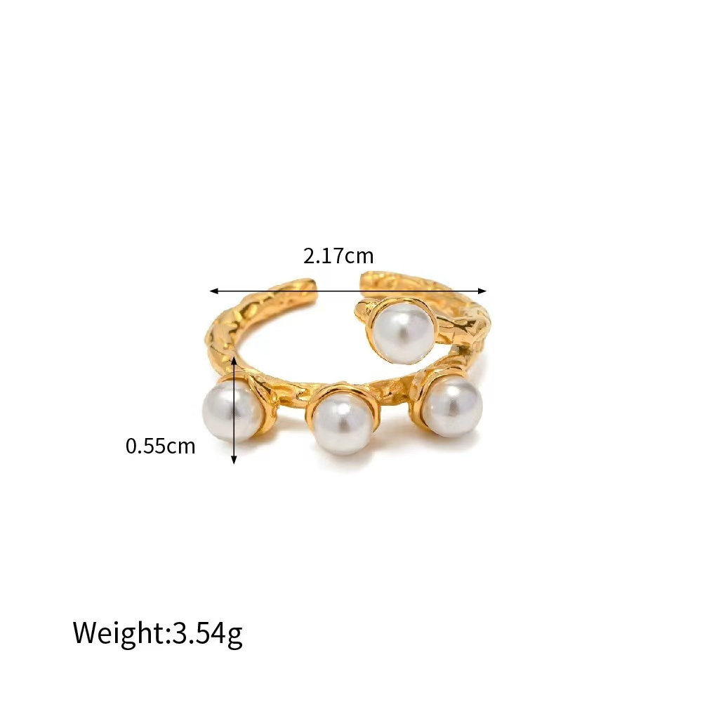 18K Gold chassic pearl ring