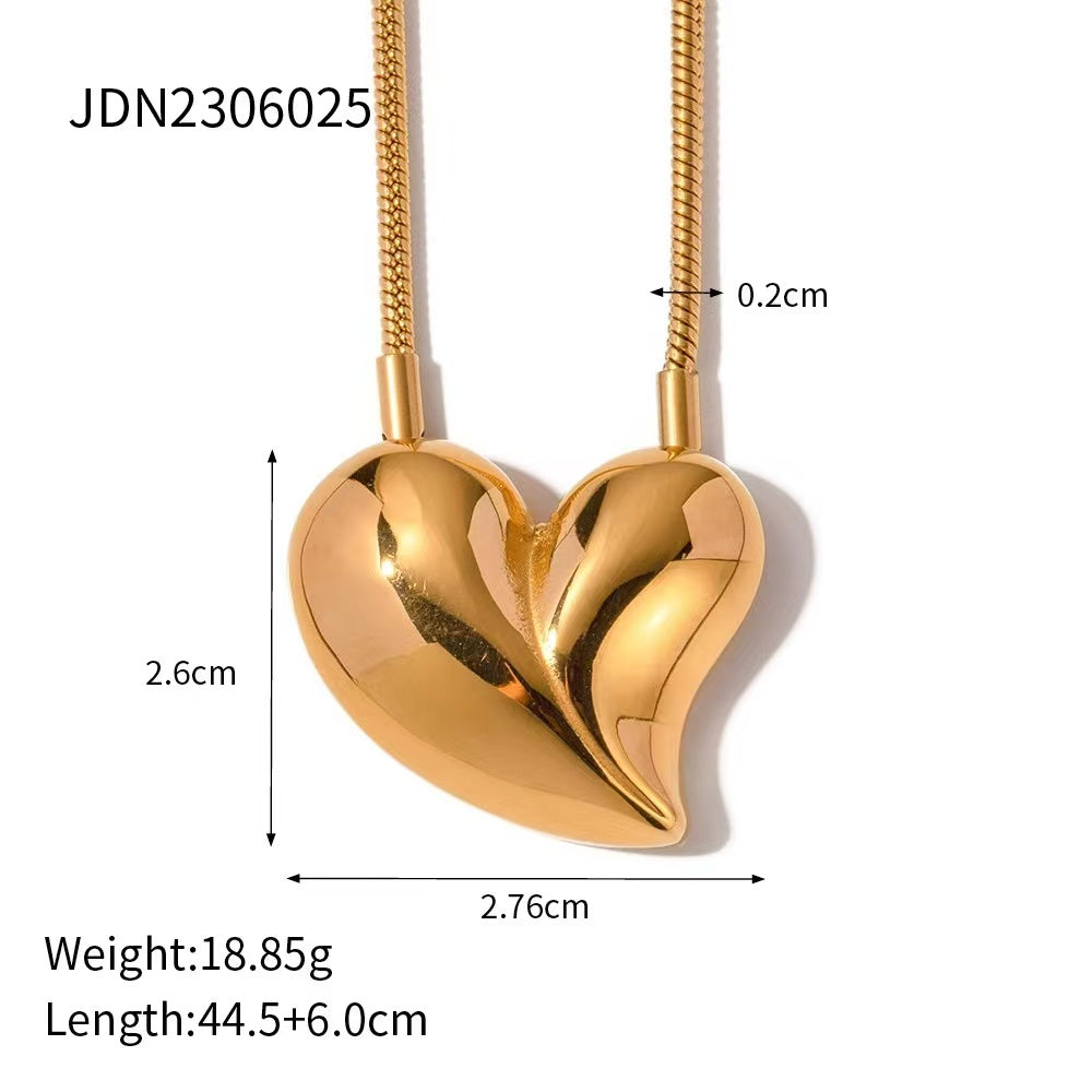 Heart shape pendant necklace