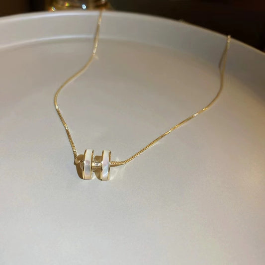 Mother of pearl +zircon entry luxury necklace