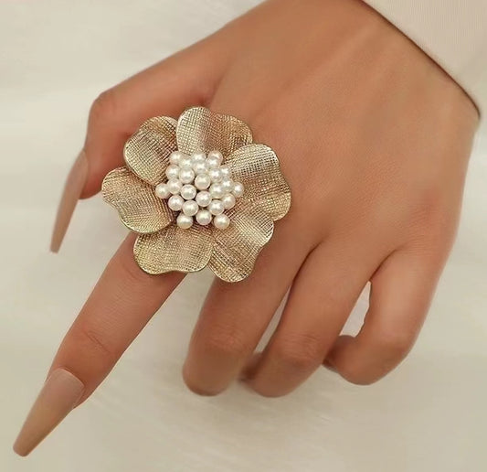 Camellia  shape+pearl rings