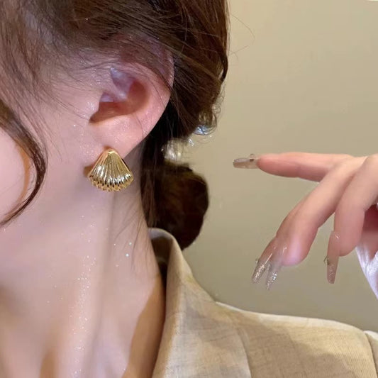 French simple exquisite shell earrings
