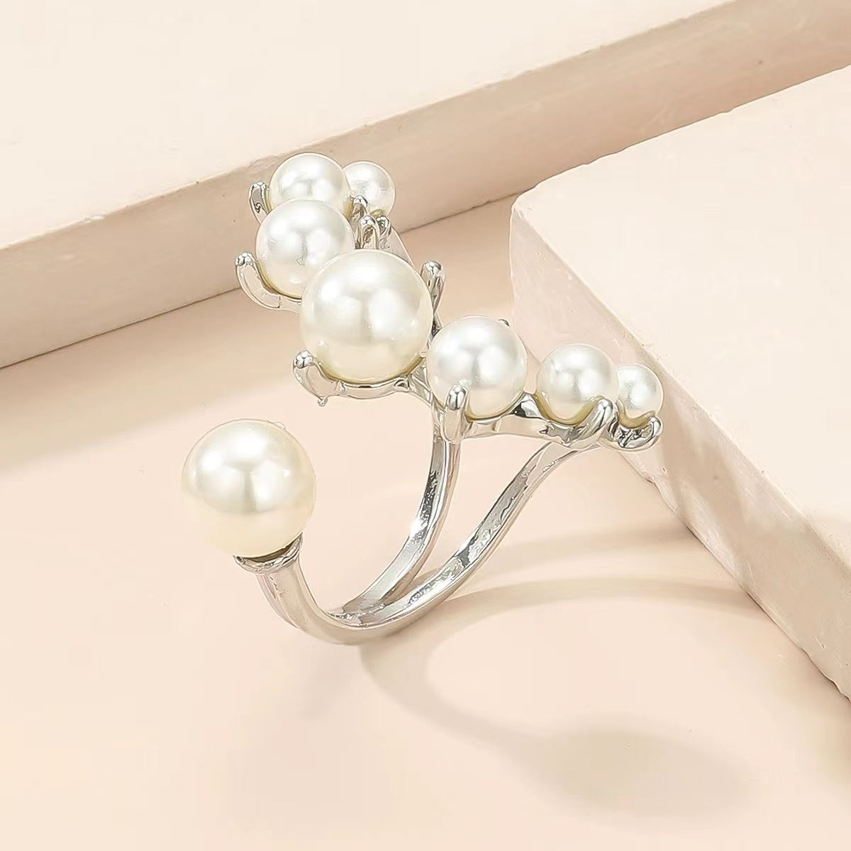 Creative pearls ladies rings