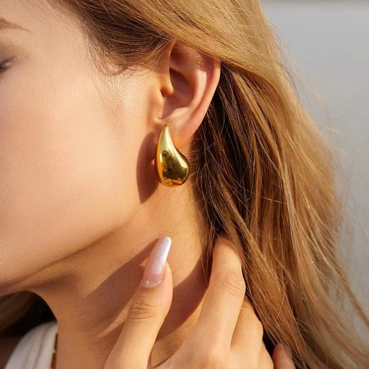 Drop shape unique design of earrings