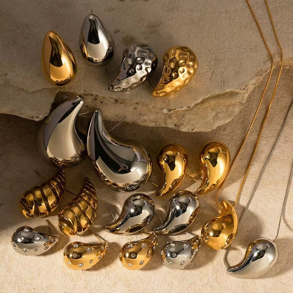 Drop shape unique design of earrings