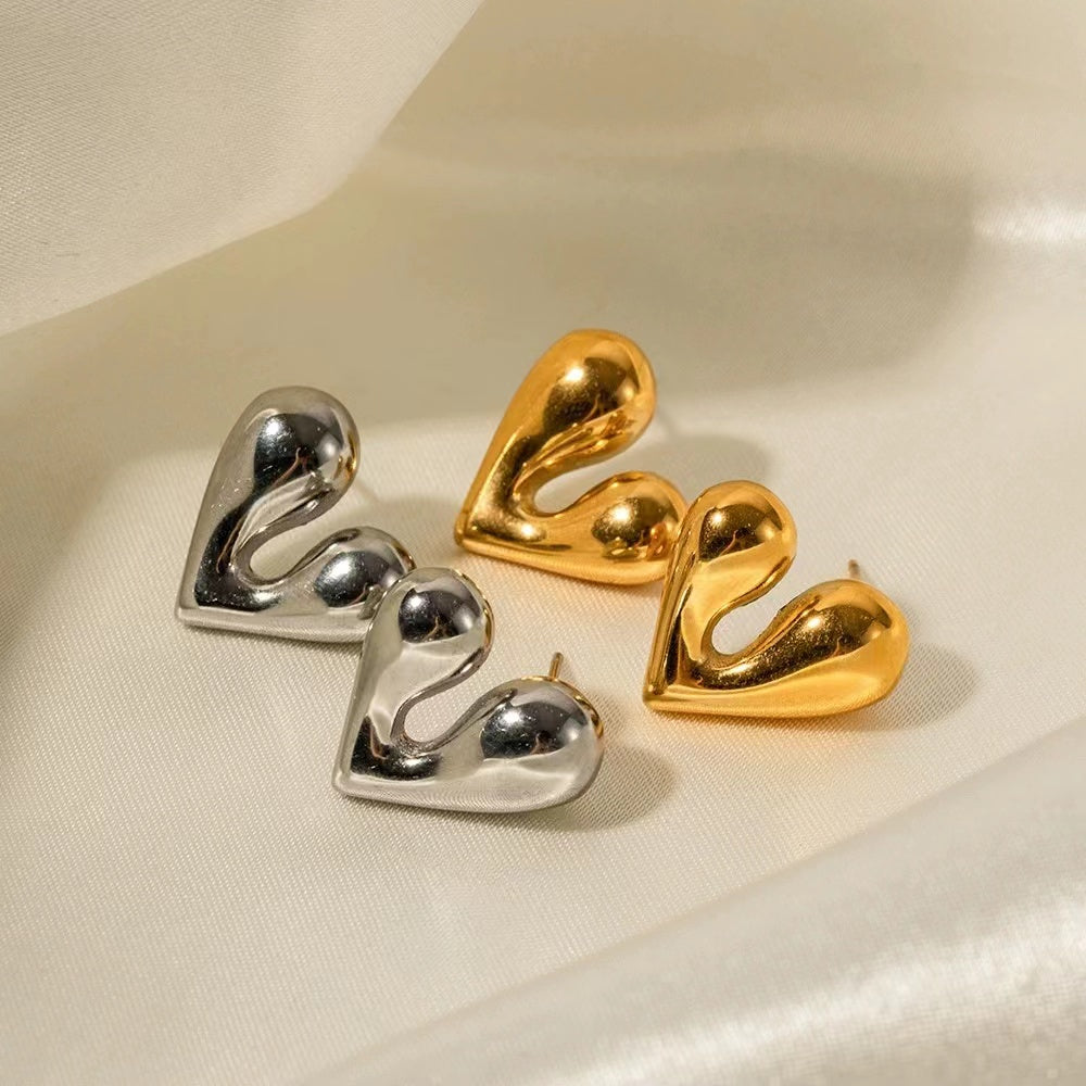 18K Gold heart shape earrings