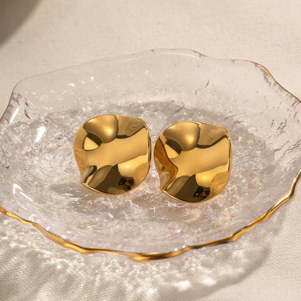 18K Gold wrinkle flat this classic earrings