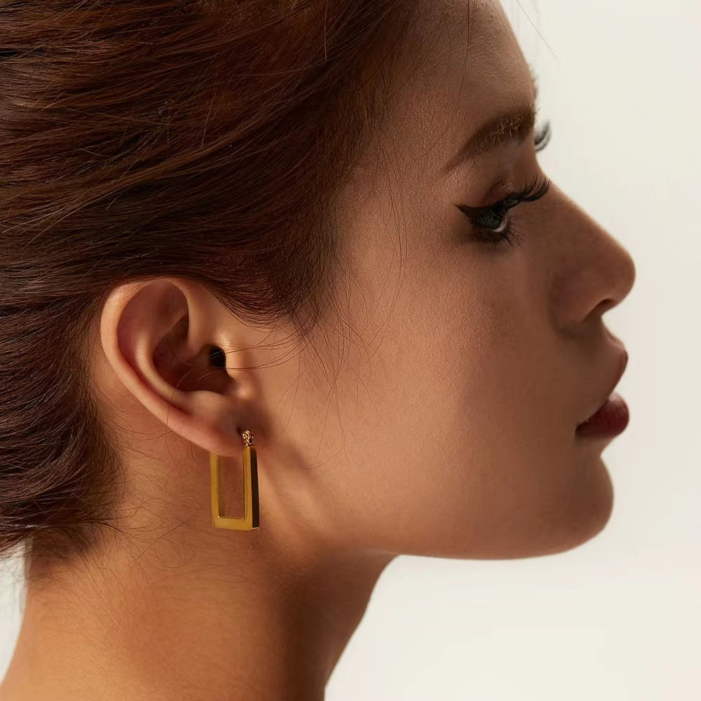 18k gold Creative design of ladies earrings