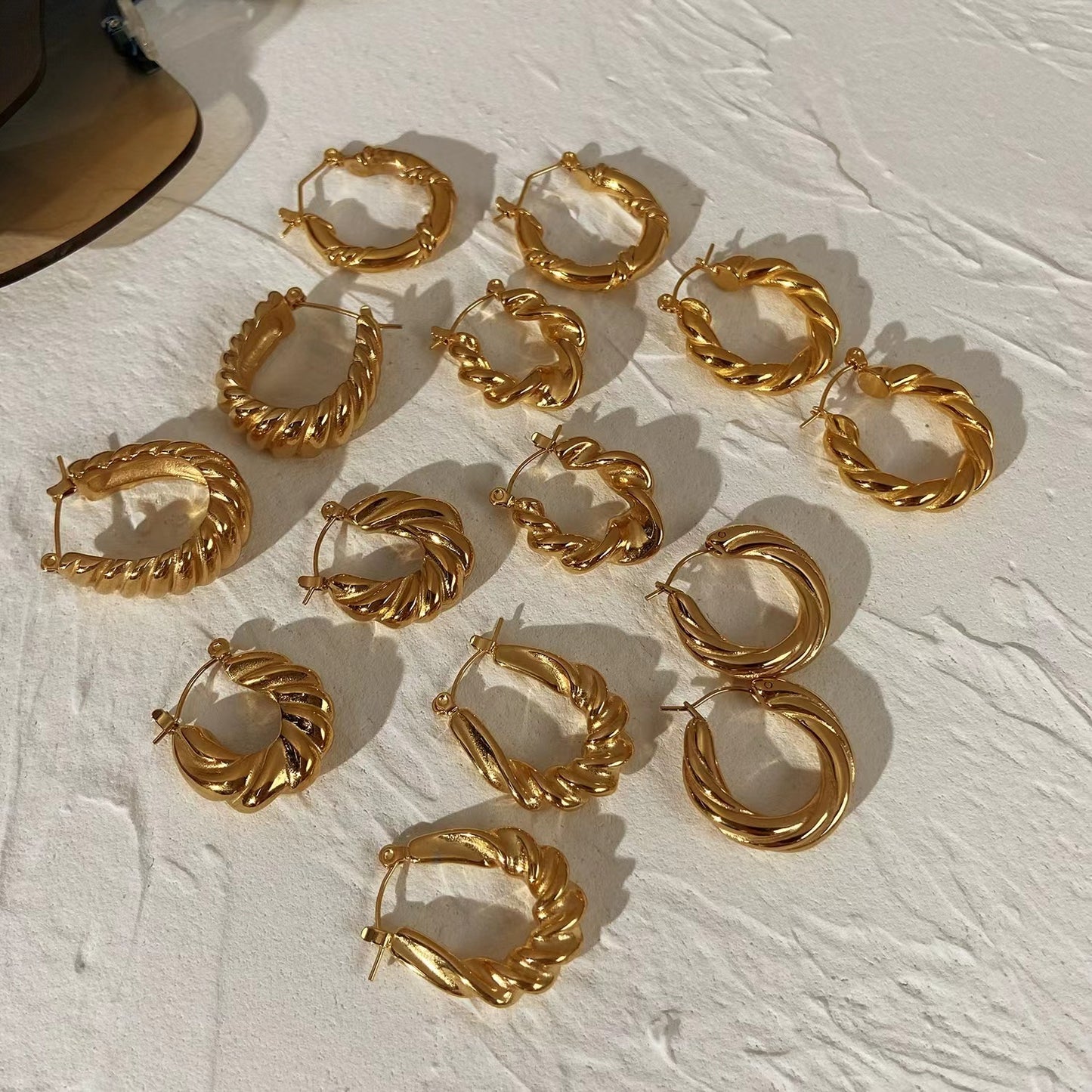 18k gold Creative design of ladies earrings