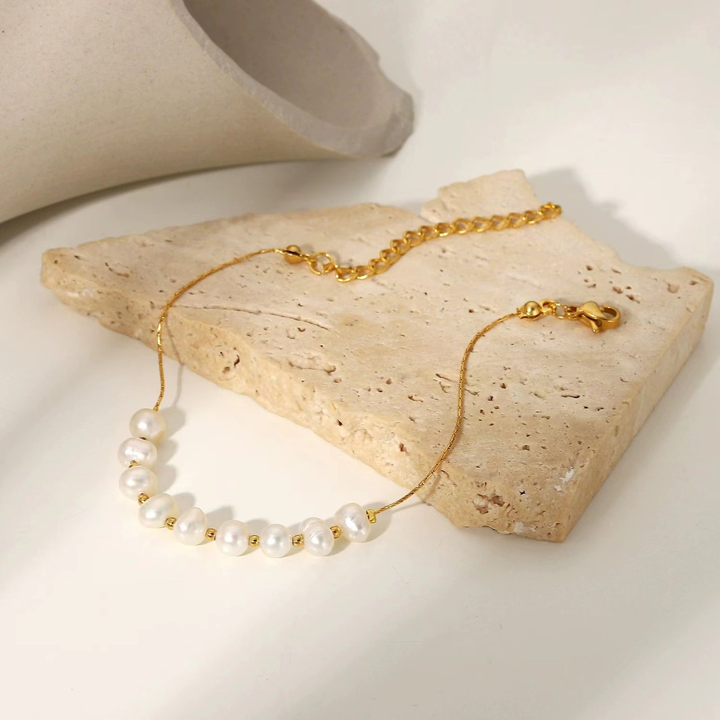 18k gold plating + pearls bracelet