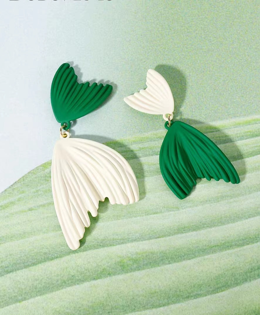 Creative design fishtail shape of earring