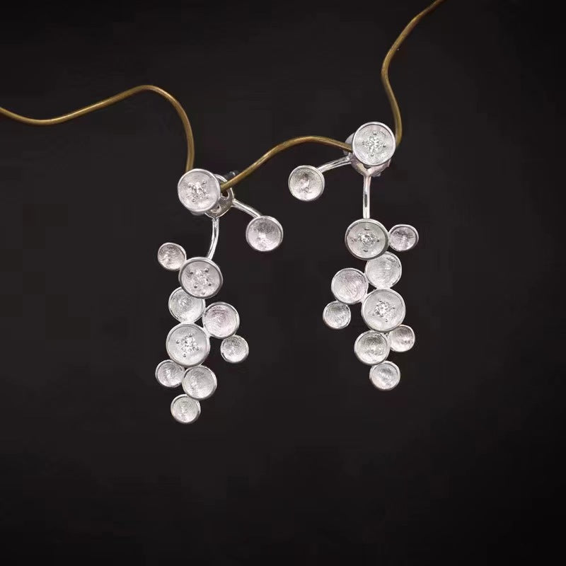 Niche star stud earrings with S925 sterling silver quality