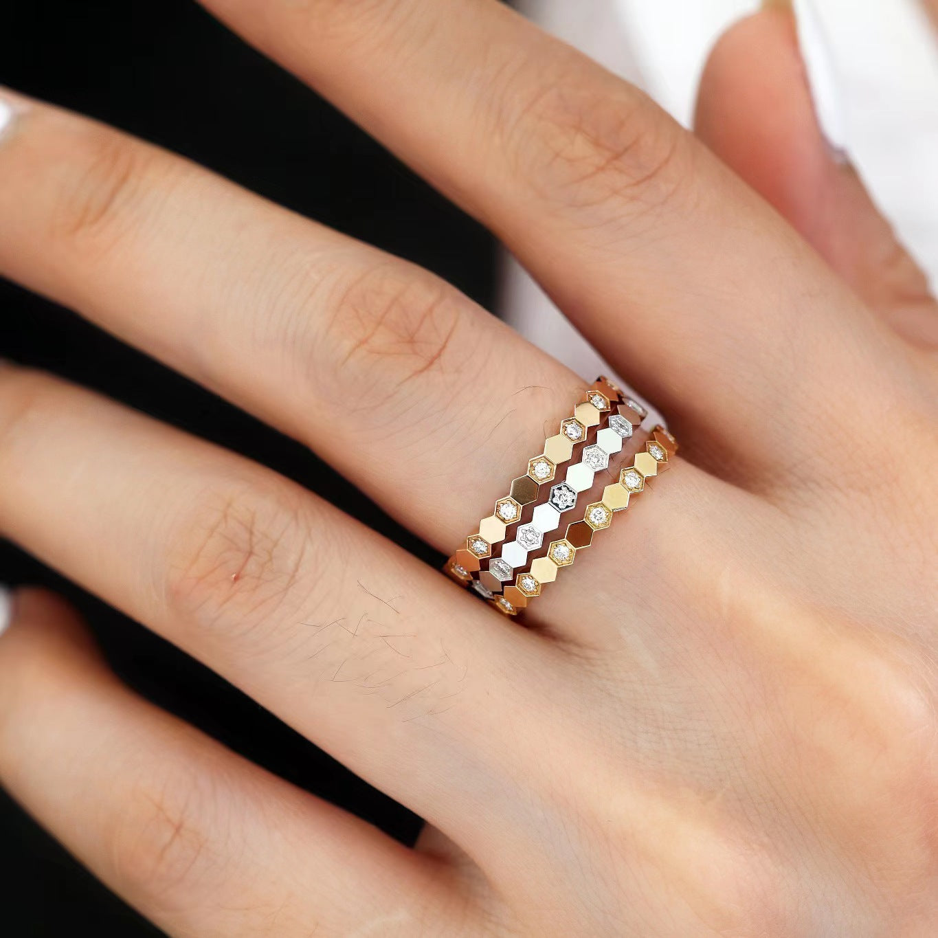 Creative honeycomb shape of rings sets
