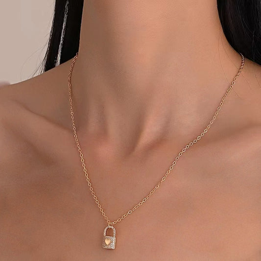 Zircon heart lock ladies necklace