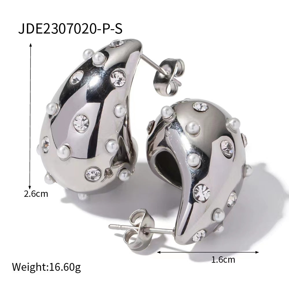 Drop shape unique design of earrings
